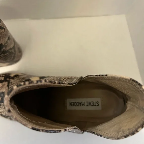 Steve Madden Snakeskin Pattern Ankle Booties size 10 M women. Block Heel. OBO - Picture 9 of 14